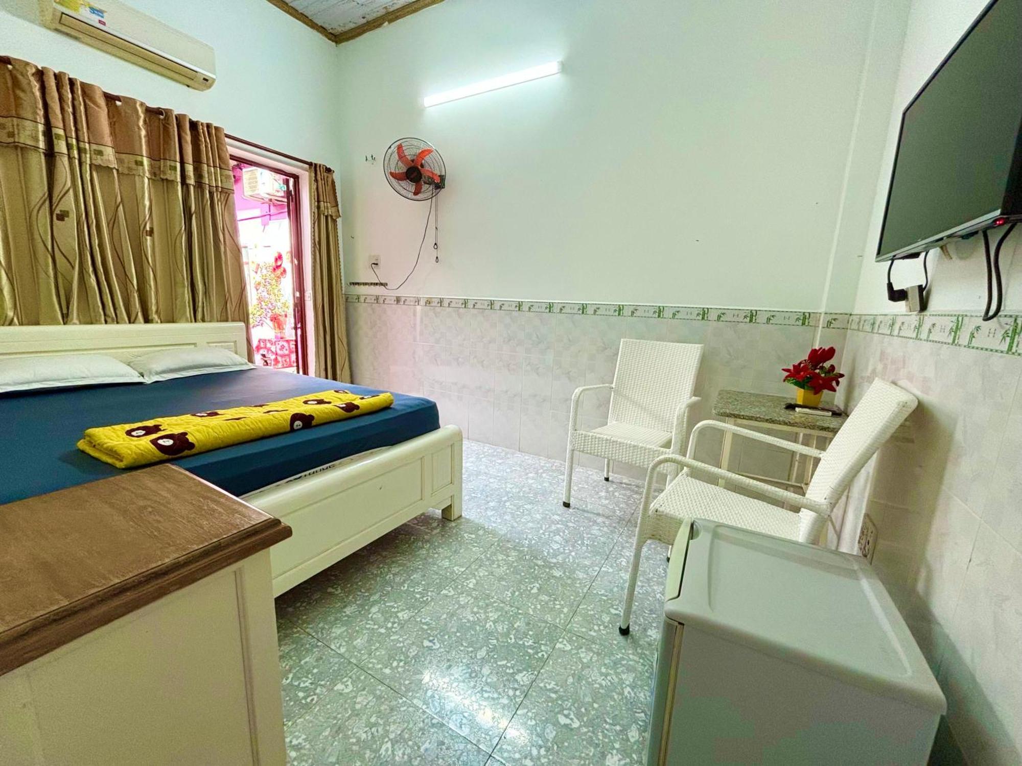 Thuy Hang Motel Лонг Хай Екстериор снимка