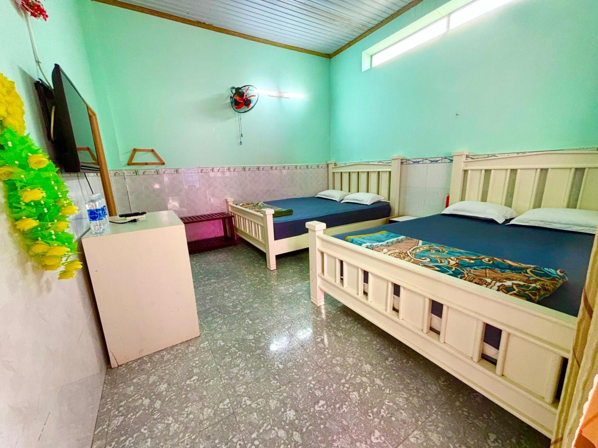 Thuy Hang Motel Лонг Хай Екстериор снимка